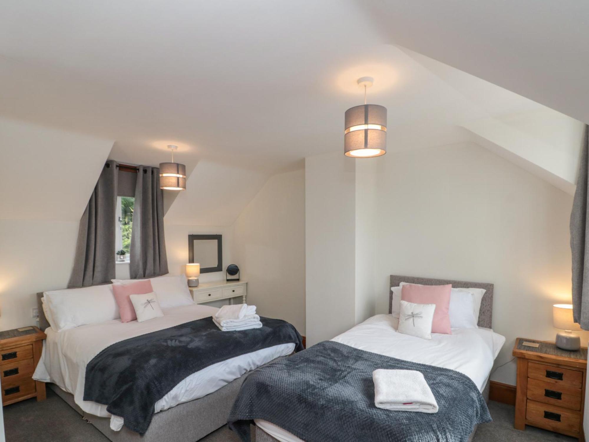 Ramblers Cottage Уитби Екстериор снимка